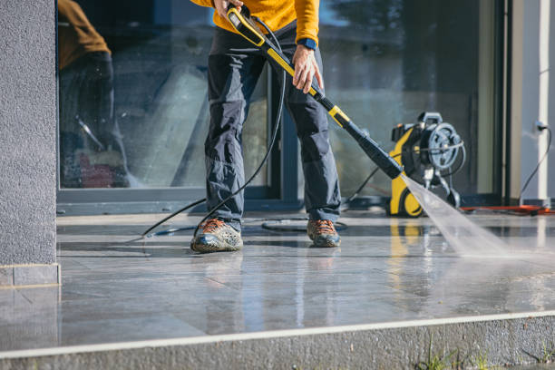 Best Sidewalk Pressure Washing  in Manchester, WA