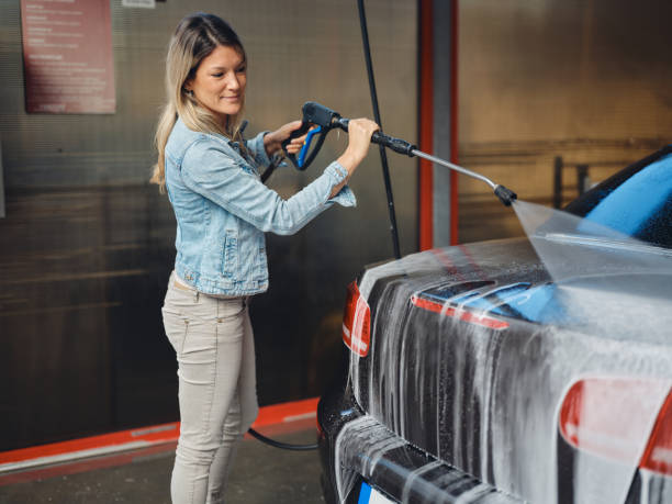 Best Pressure Washing Contractors  in Manchester, WA